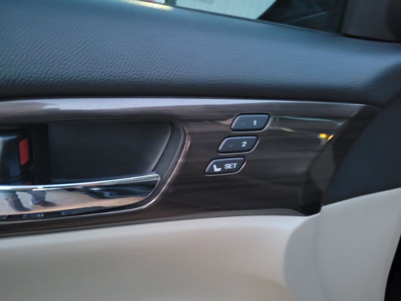 Used 2017 Honda Accord EX-L image 12