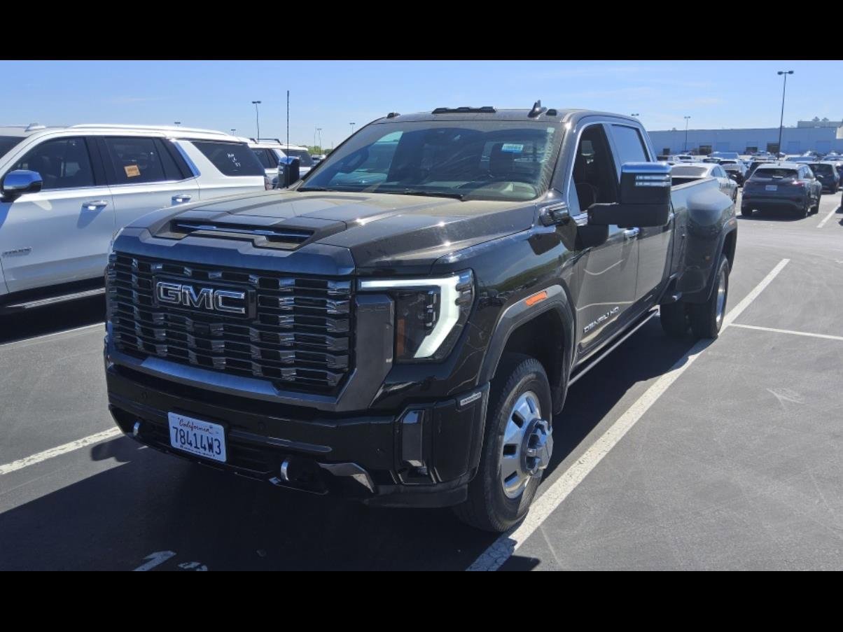 Used 2024 GMC Sierra 3500 Denali Ultimate AWD/4WD image 1