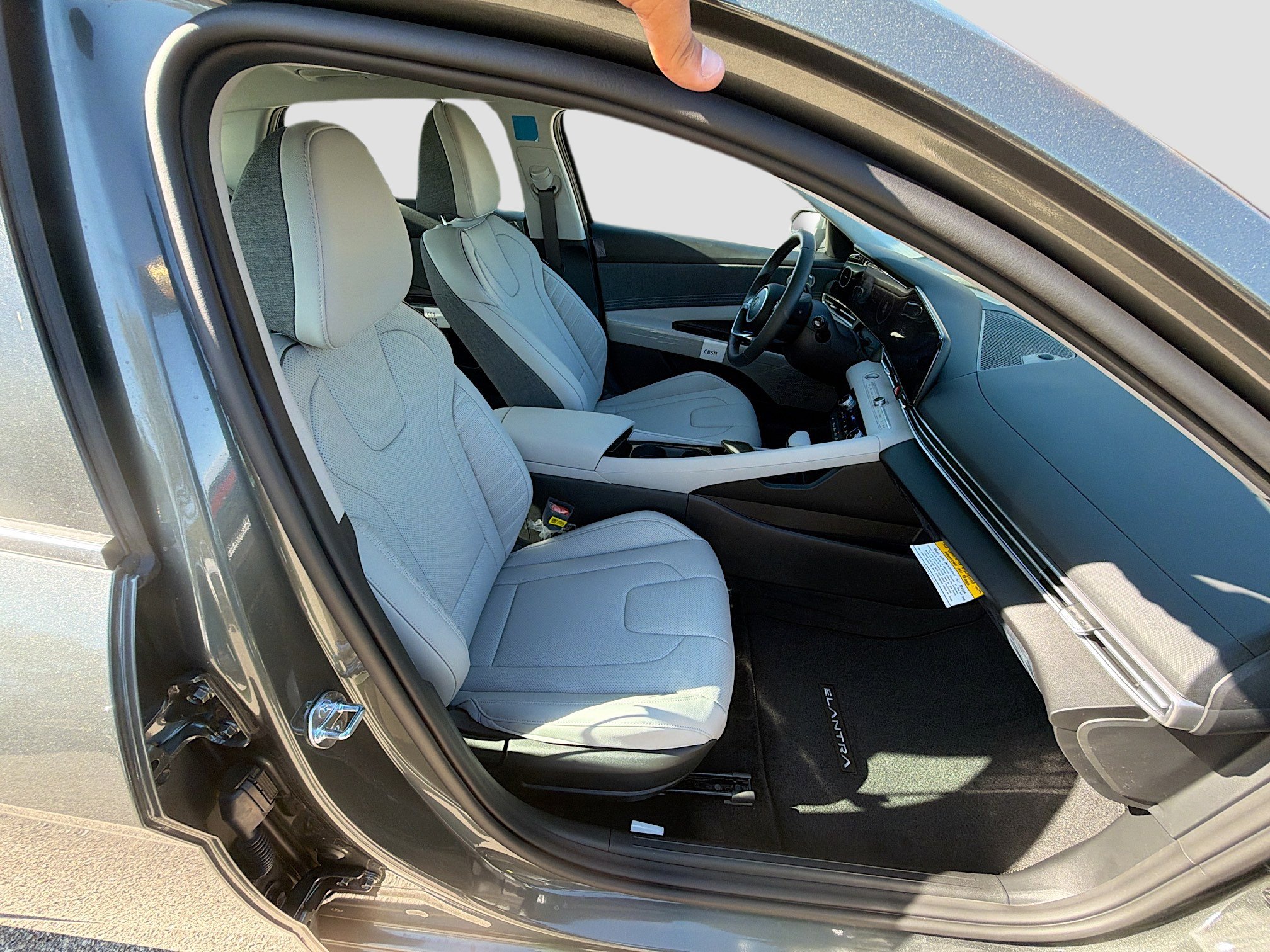 New 2026 Hyundai Elantra Limited image 15