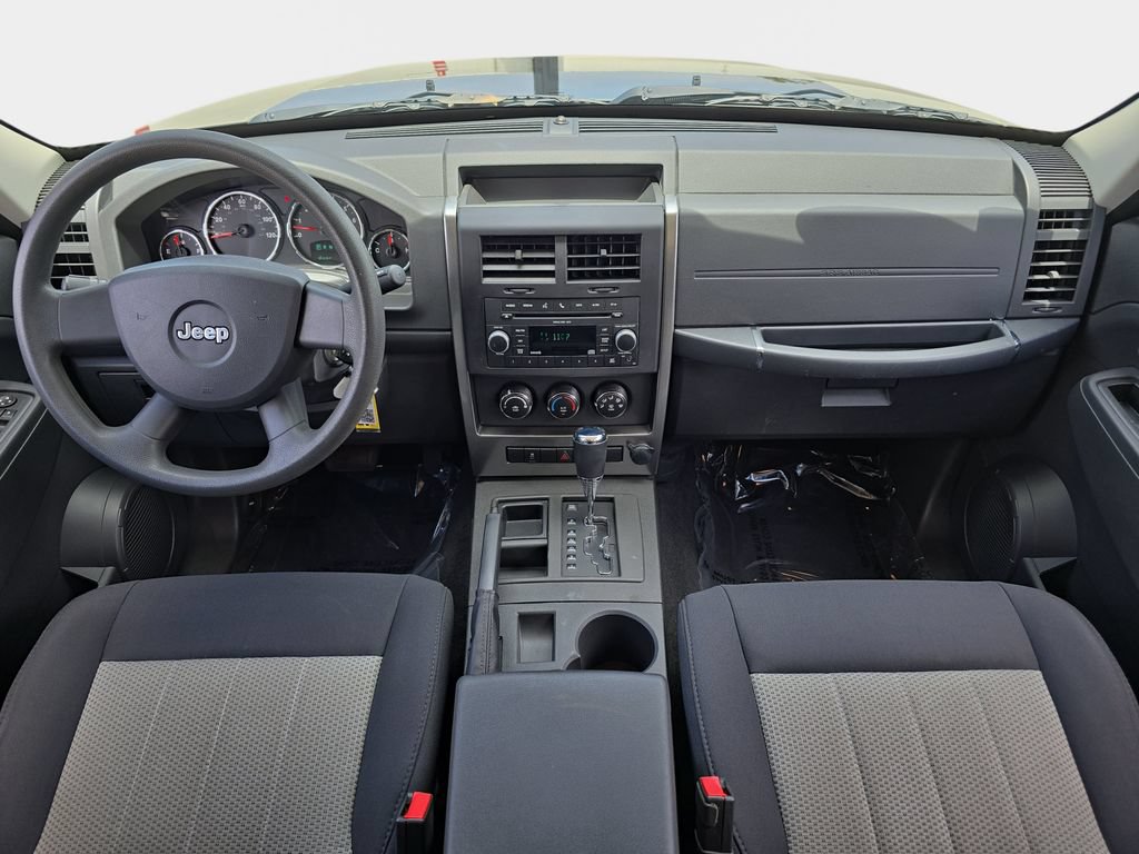 Used 2010 Jeep Liberty Sport RWD image 10