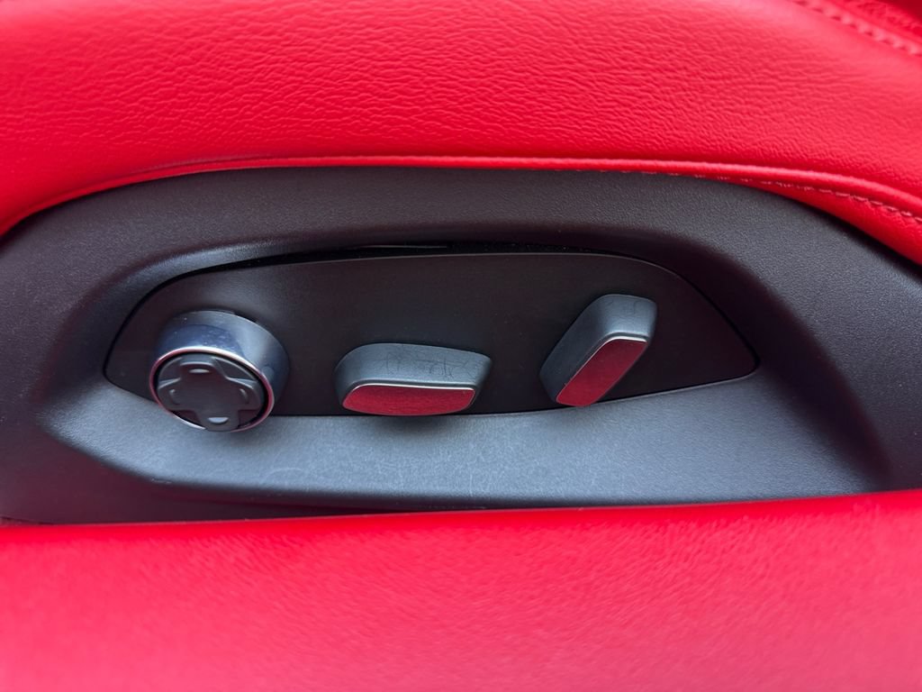 Used 2024 Chevrolet Corvette Stingray Premium Conv w/ Stealth Interior Trim Package RWD image 16