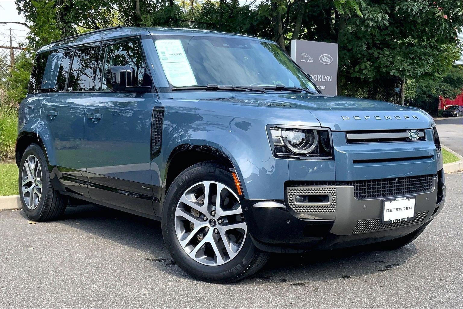 Used 2021 Land Rover Defender 110 X-Dynamic HSE AWD/4WD image 2