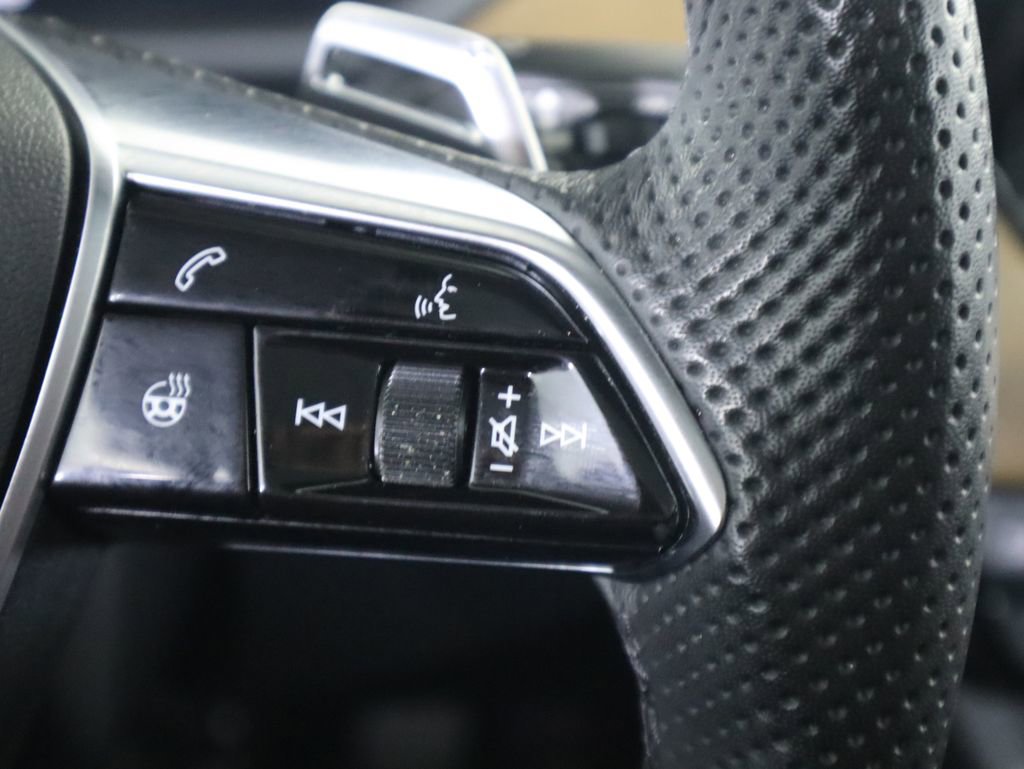 Certified 2023 Audi e-tron GT Prestige image 12