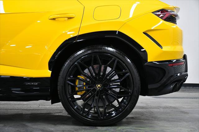 Used 2025 Lamborghini Urus SE AWD/4WD image 8
