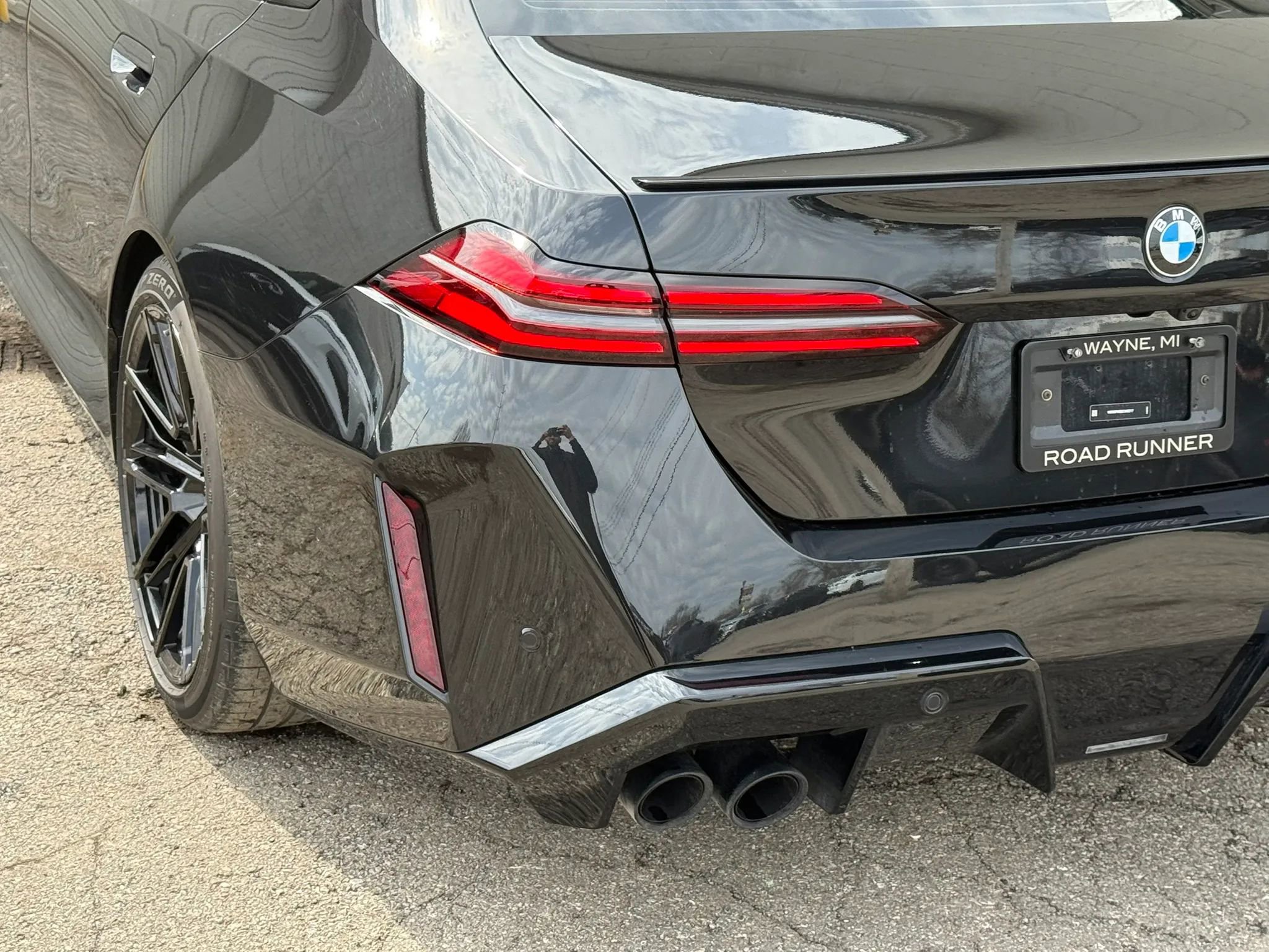 Used 2025 BMW M5 Sedan 4D w/ Executive Package image 14