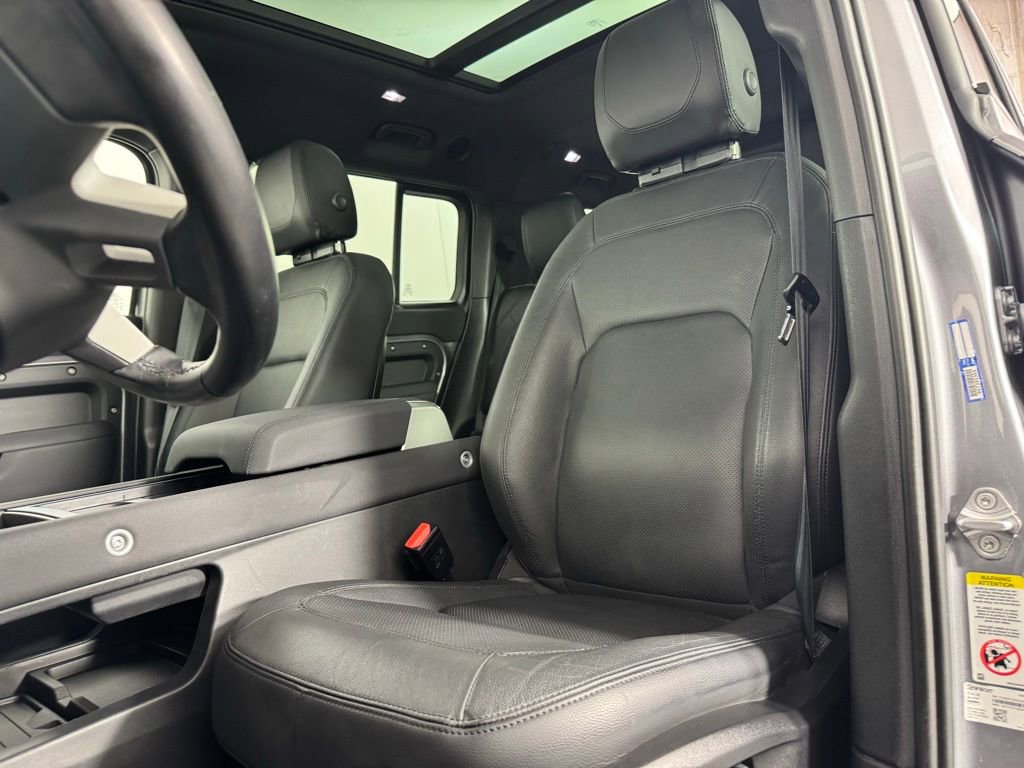 Used 2023 Land Rover Defender 130 S image 12