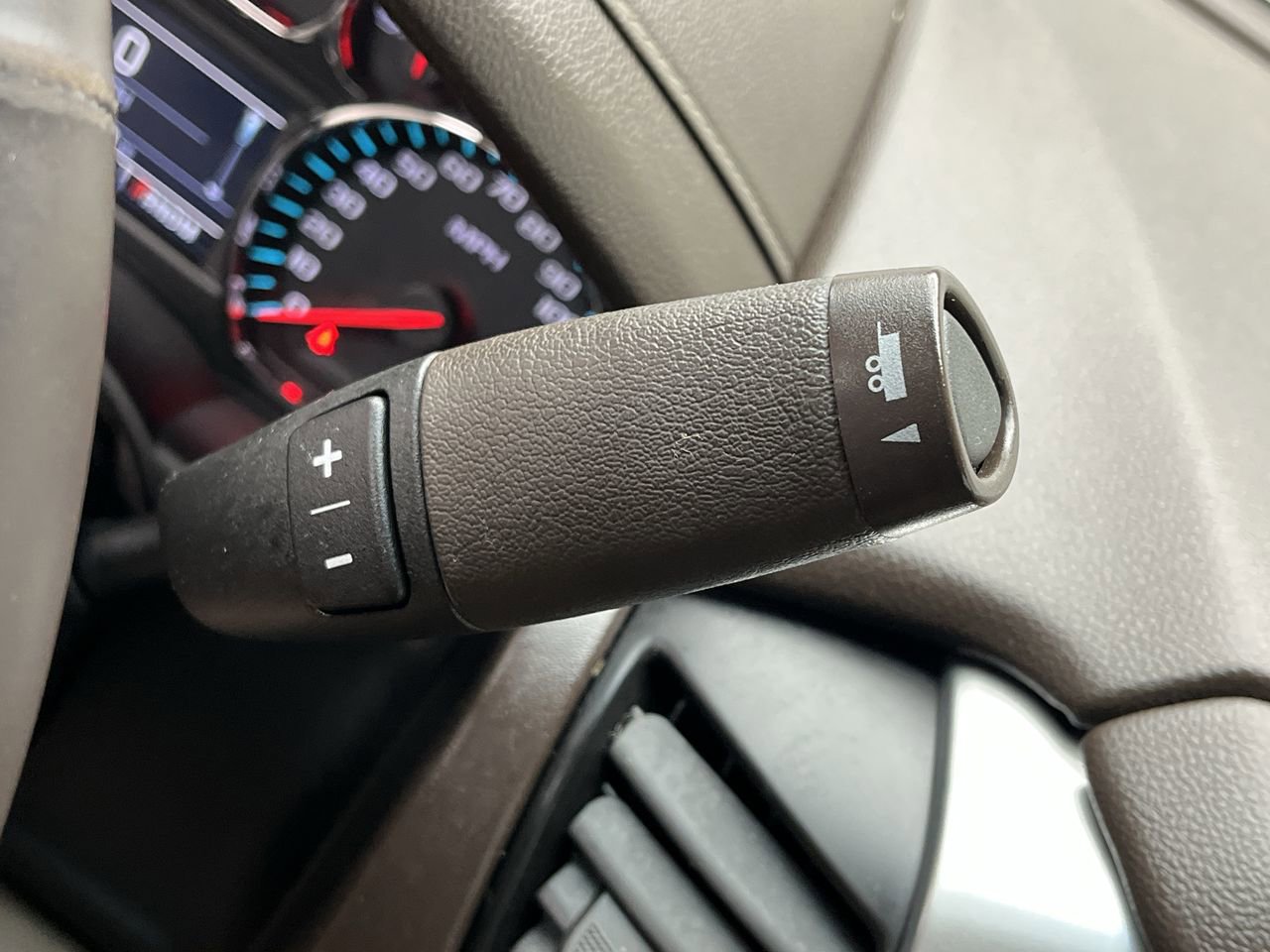 Used 2015 Chevrolet Tahoe LTZ AWD/4WD image 27