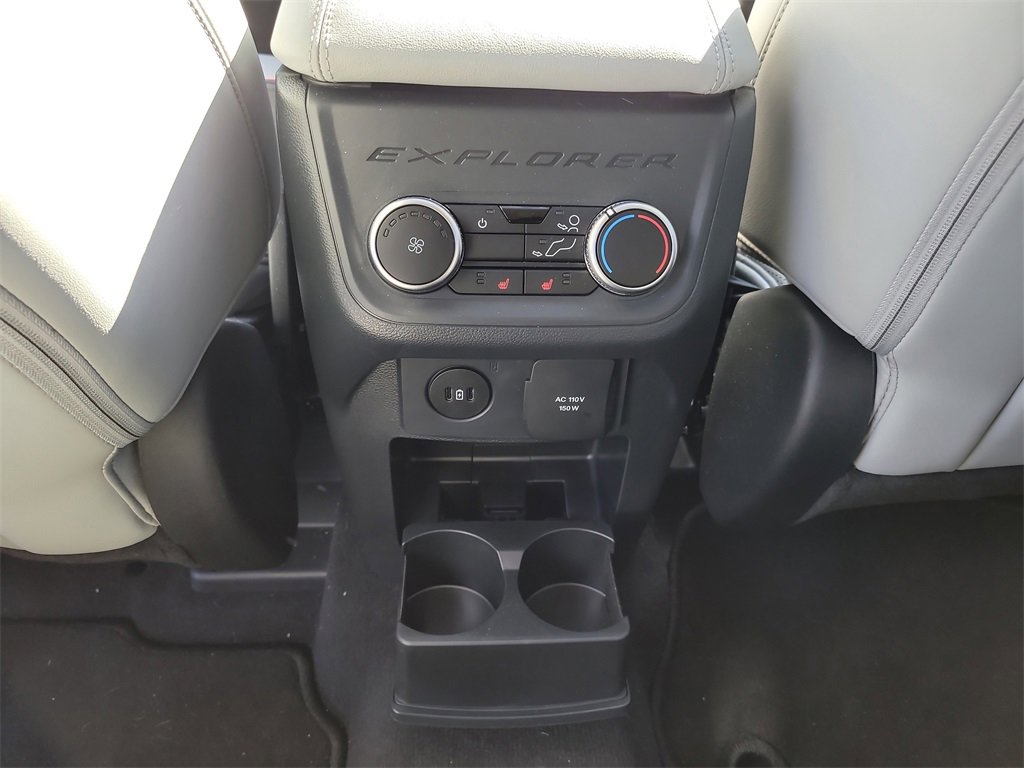 Used 2025 Ford Explorer Platinum w/ Ultimate Package image 15