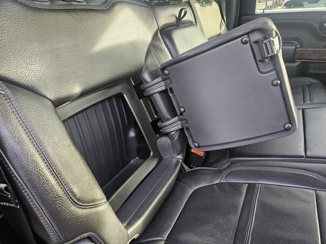 Used 2022 GMC Sierra 3500 Denali image 11