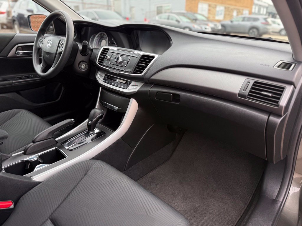 Used 2014 Honda Accord LX image 28