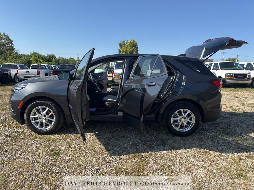Used 2022 Chevrolet Equinox LS w/ LS Convenience Package image 29