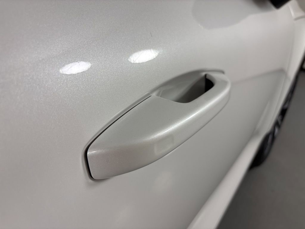 Used 2024 Volvo XC40 B5 Ultimate w/ Protection Package image 12