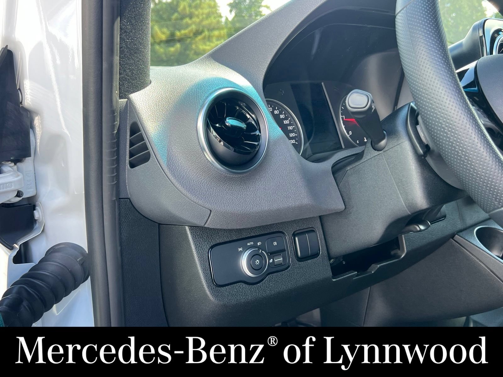 Used 2025 Mercedes-Benz Sprinter 2500 image 20