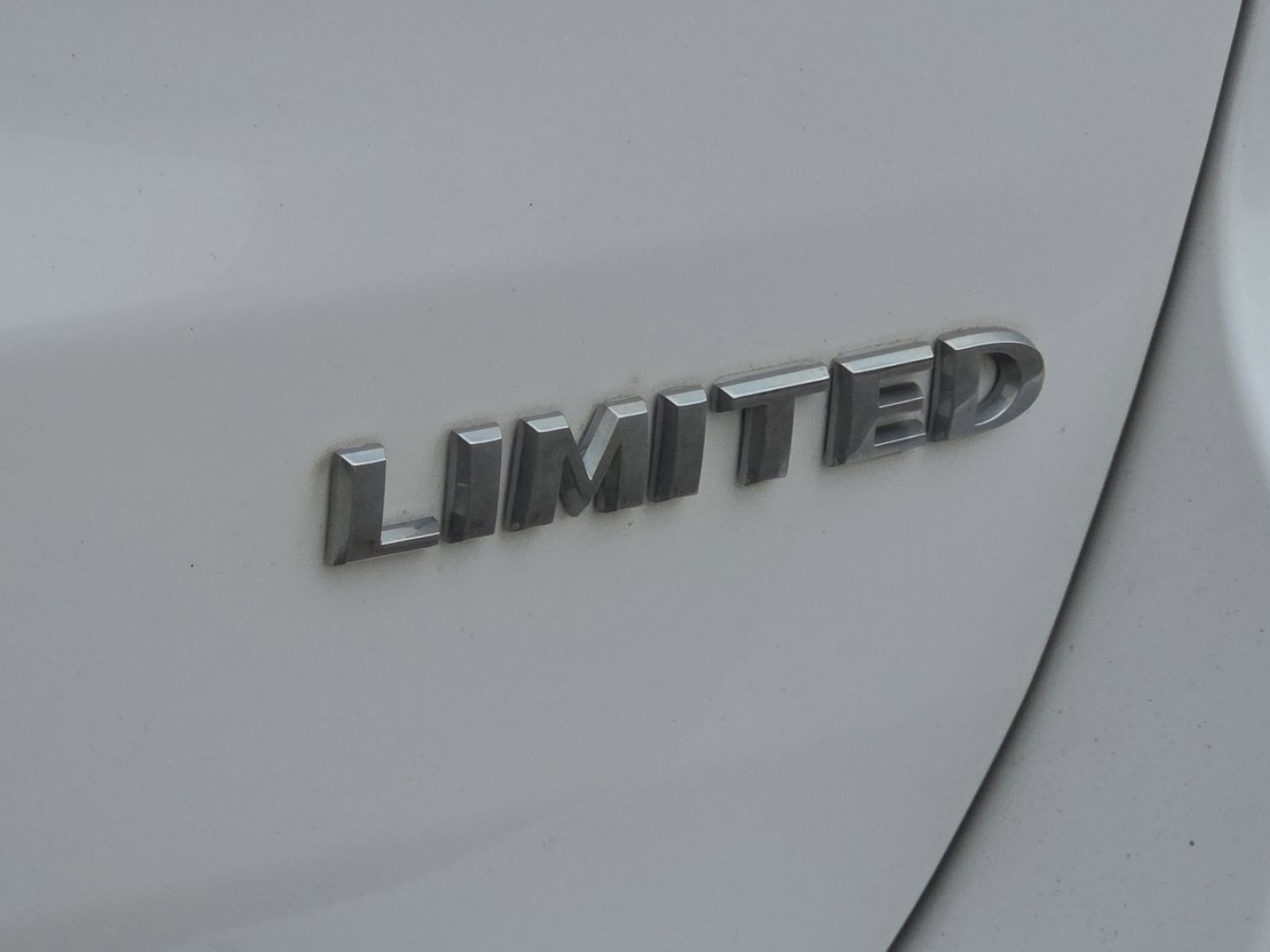 Used 2019 Jeep Grand Cherokee Limited AWD/4WD image 10
