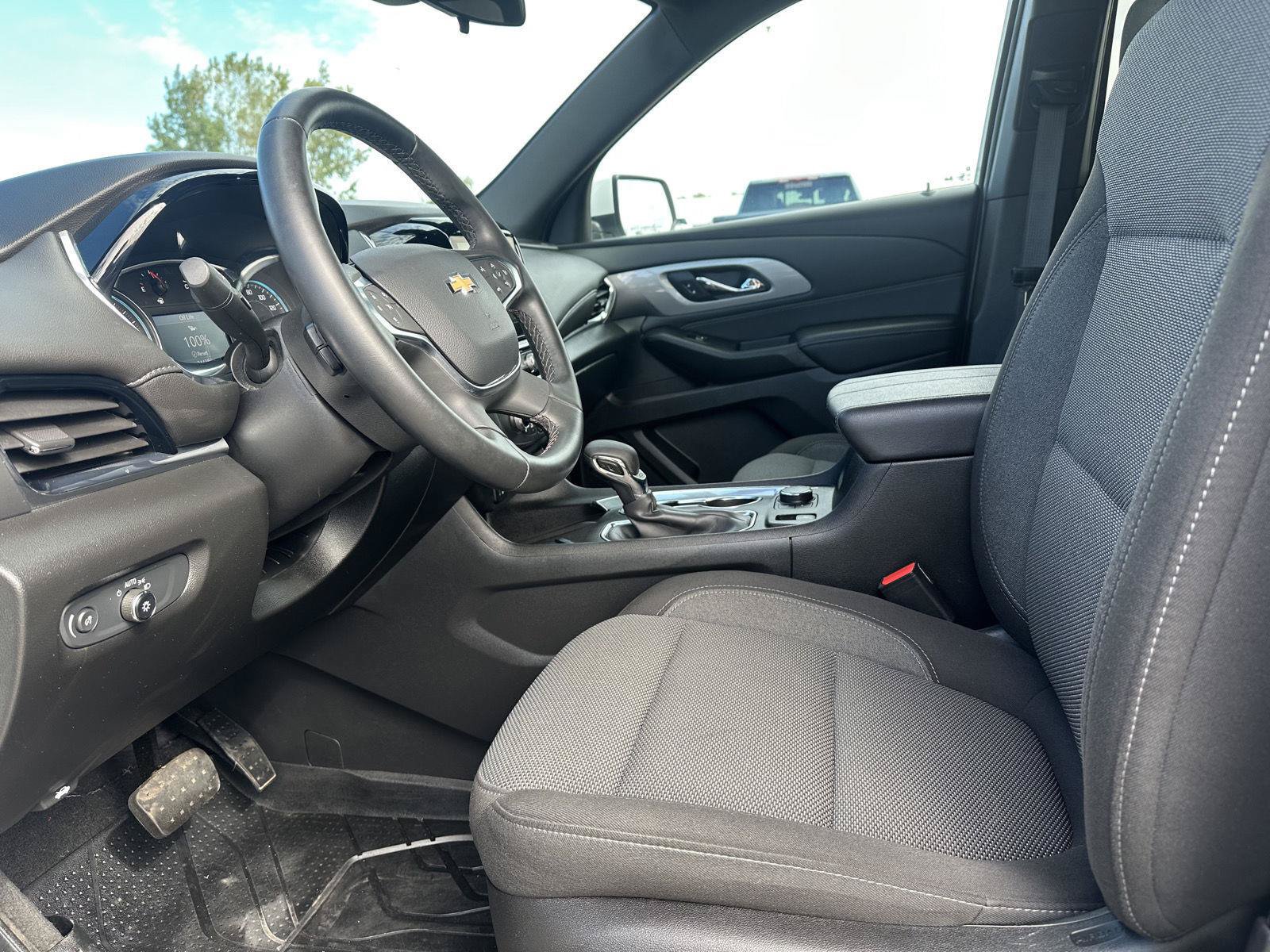 Used 2023 Chevrolet Traverse LT FWD image 12