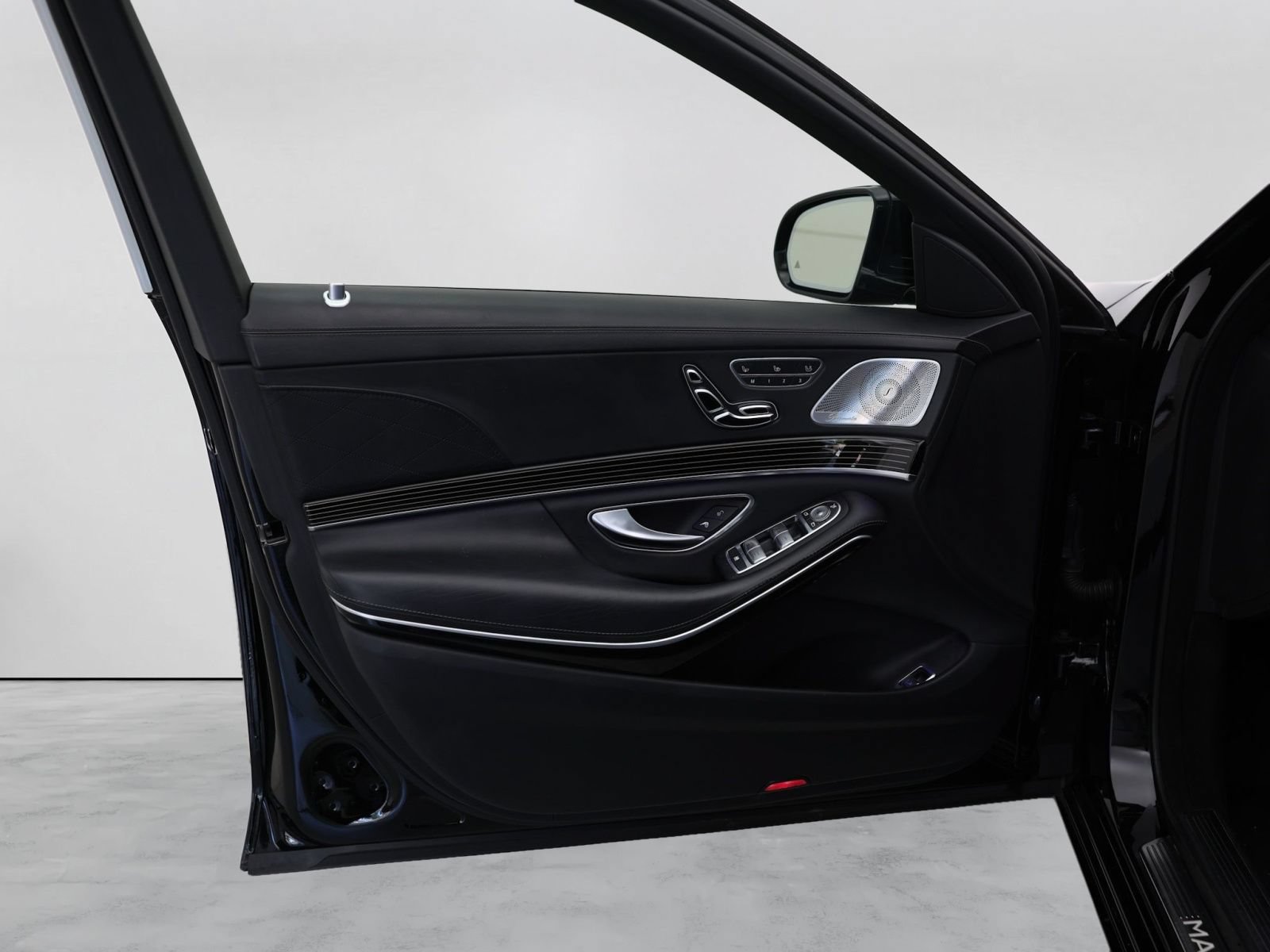 Used 2017 Mercedes-Benz Maybach S 600 image 43