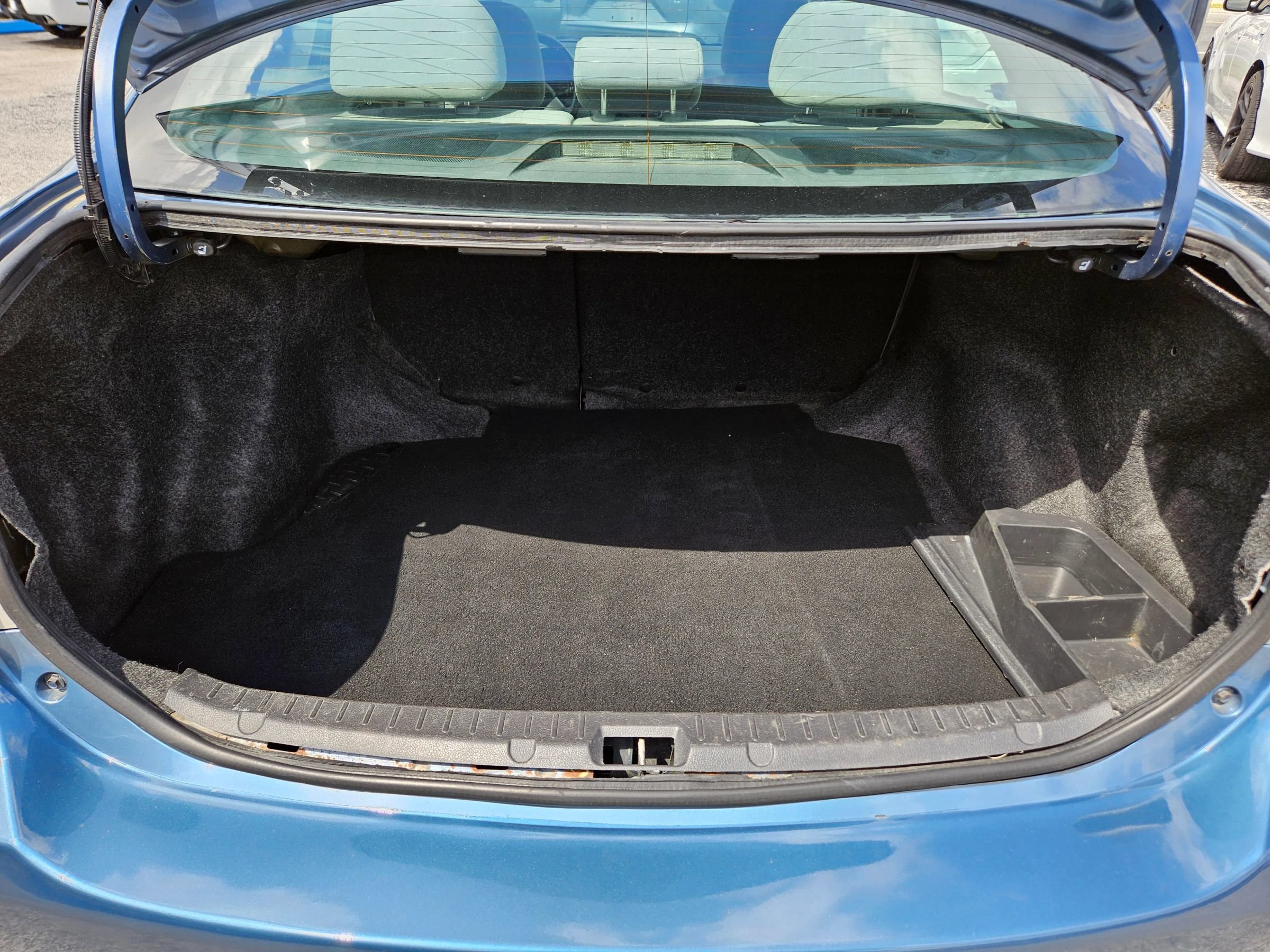 Used 2013 Toyota Corolla LE FWD image 14