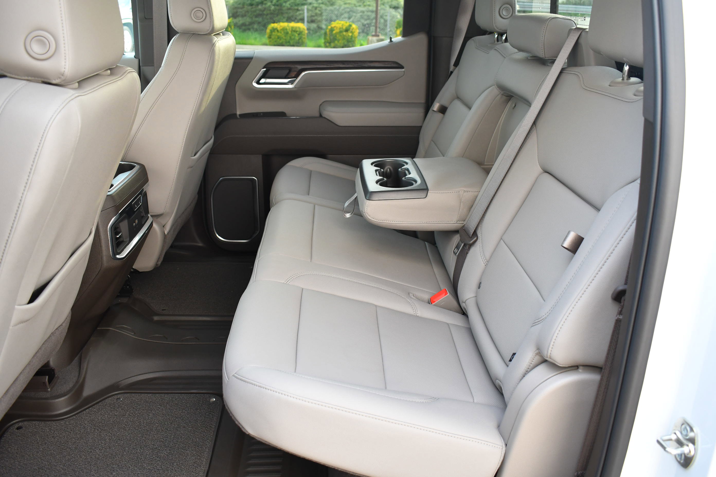 New 2026 GMC Sierra 1500 SLT w/ SLT Premium Plus Package image 28