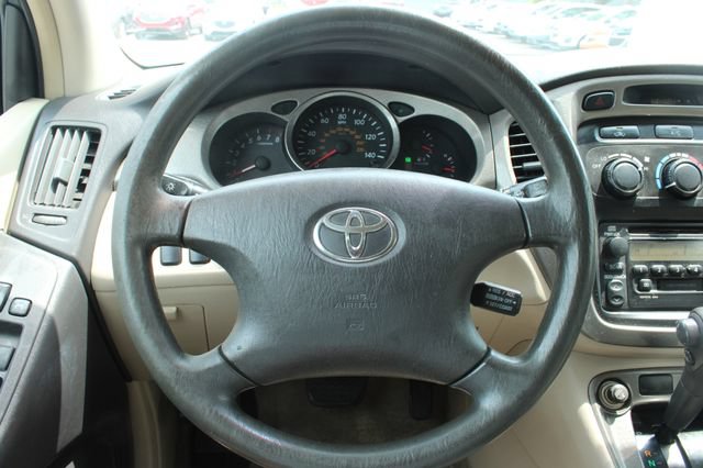 Used 2001 Toyota Highlander 2WD w/ Quick-Order Pkg image 19