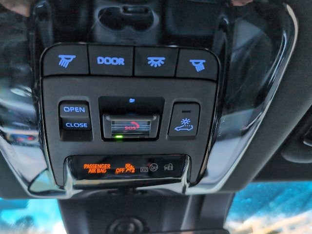 Used 2021 Toyota Venza Limited w/ Advanced Technology Package image 20