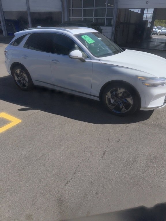 New 2025 Genesis Electrified GV70 w/ Prestige Package image 3
