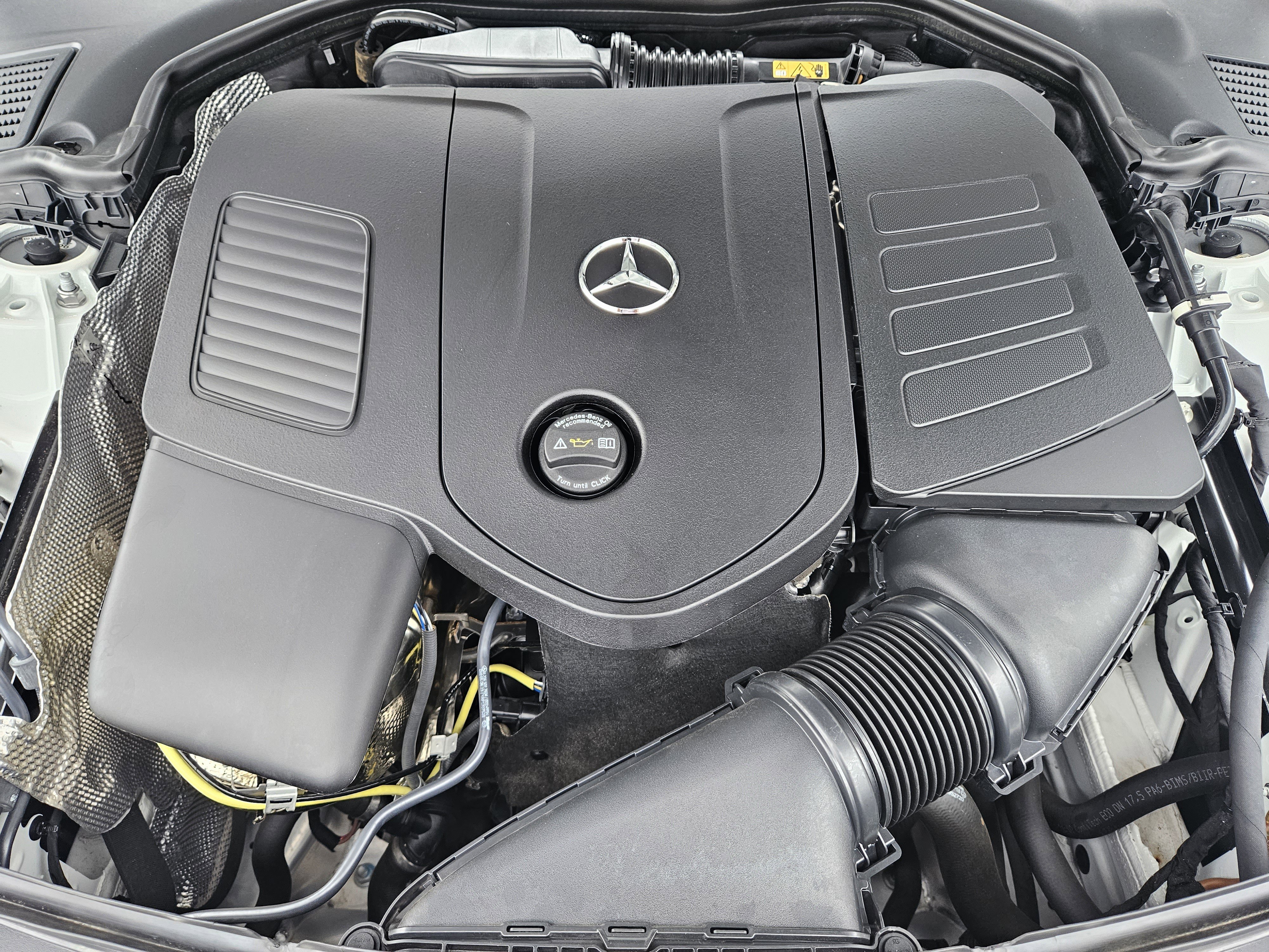 Used 2025 Mercedes-Benz C 300 4MATIC Sedan image 32