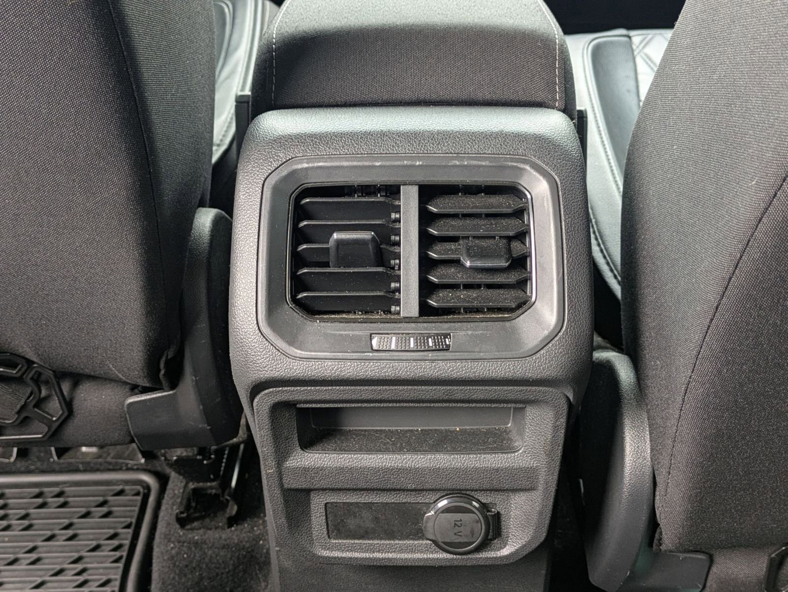 Used 2020 Volkswagen Tiguan S image 20