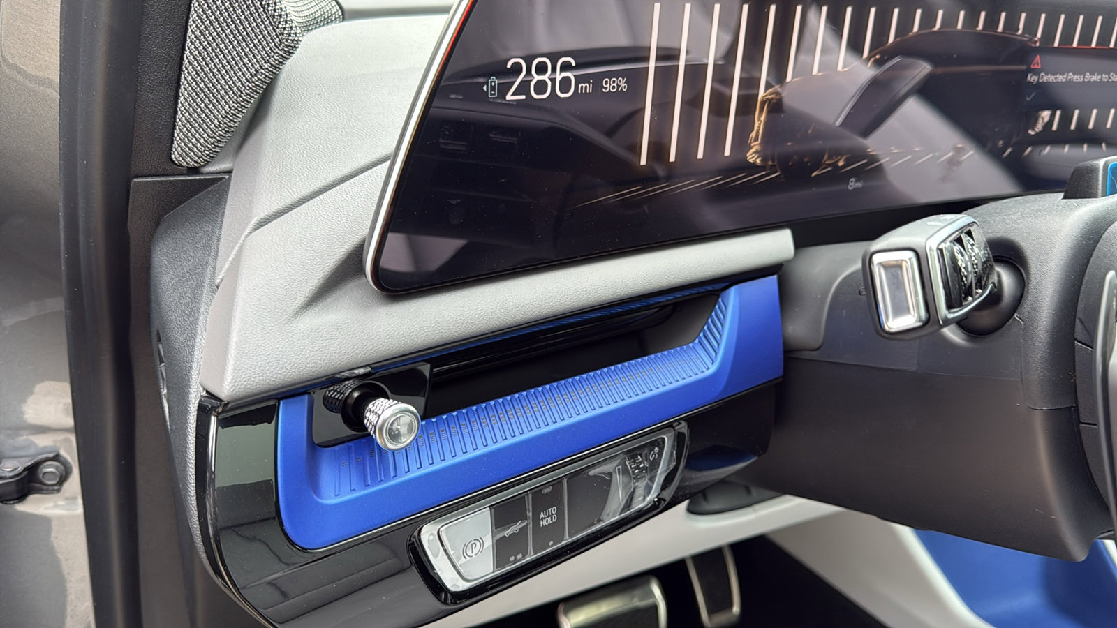 New 2026 Cadillac Optiq Luxury 2 image 12