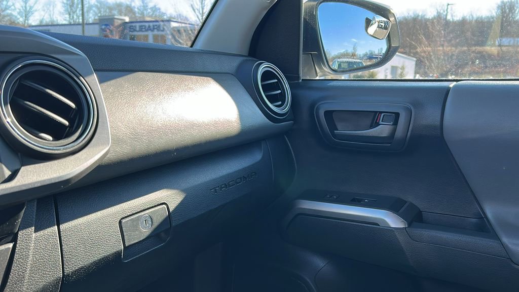 Used 2019 Toyota Tacoma SR5 image 17