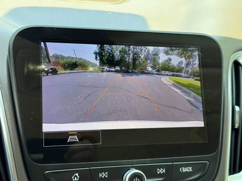 Used 2024 Chevrolet Malibu LT FWD image 5
