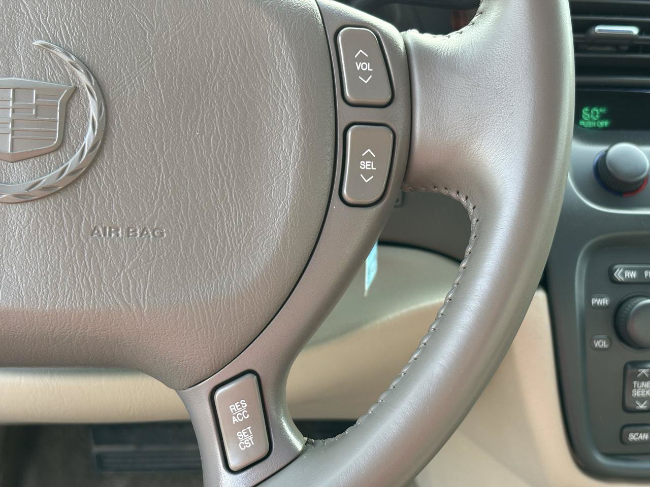 Used 2003 Cadillac De Ville w/ Comfort & Convenience Package FWD image 21