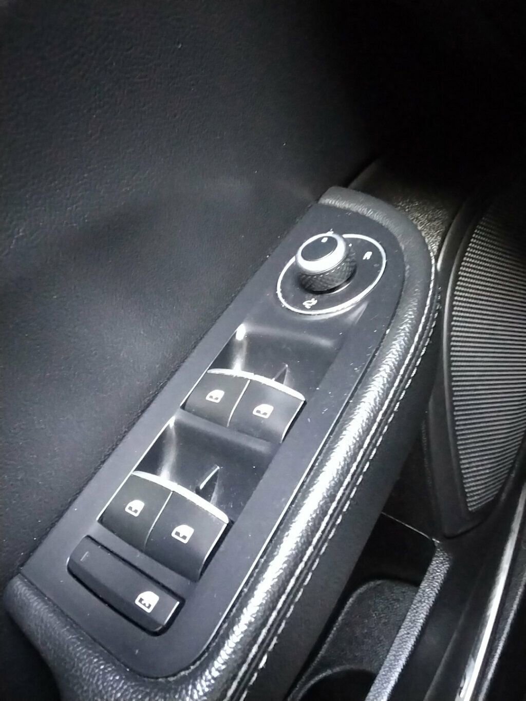 Used 2017 Alfa Romeo Giulia AWD w/ Cold Weather Package image 25