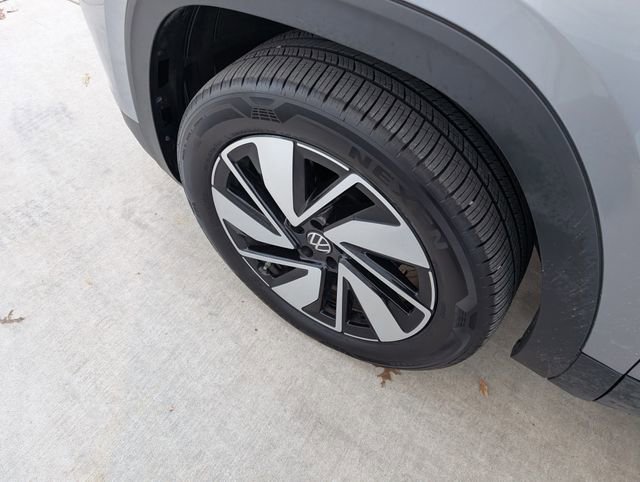 Used 2025 Volkswagen Atlas SEL image 8