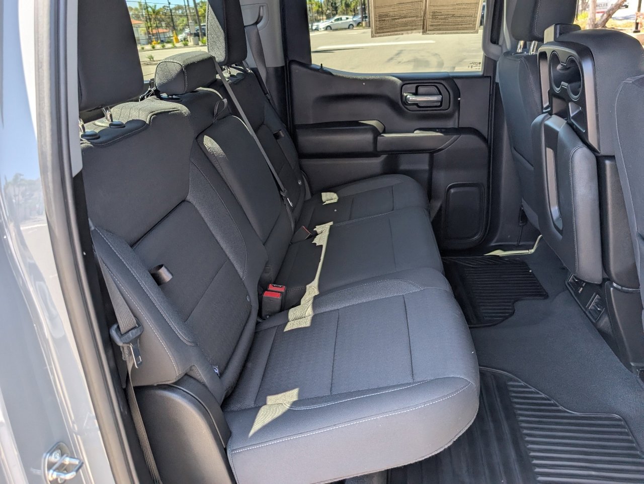 Used 2024 Chevrolet Silverado 1500 Custom w/ Turbomax Blackout Package image 5