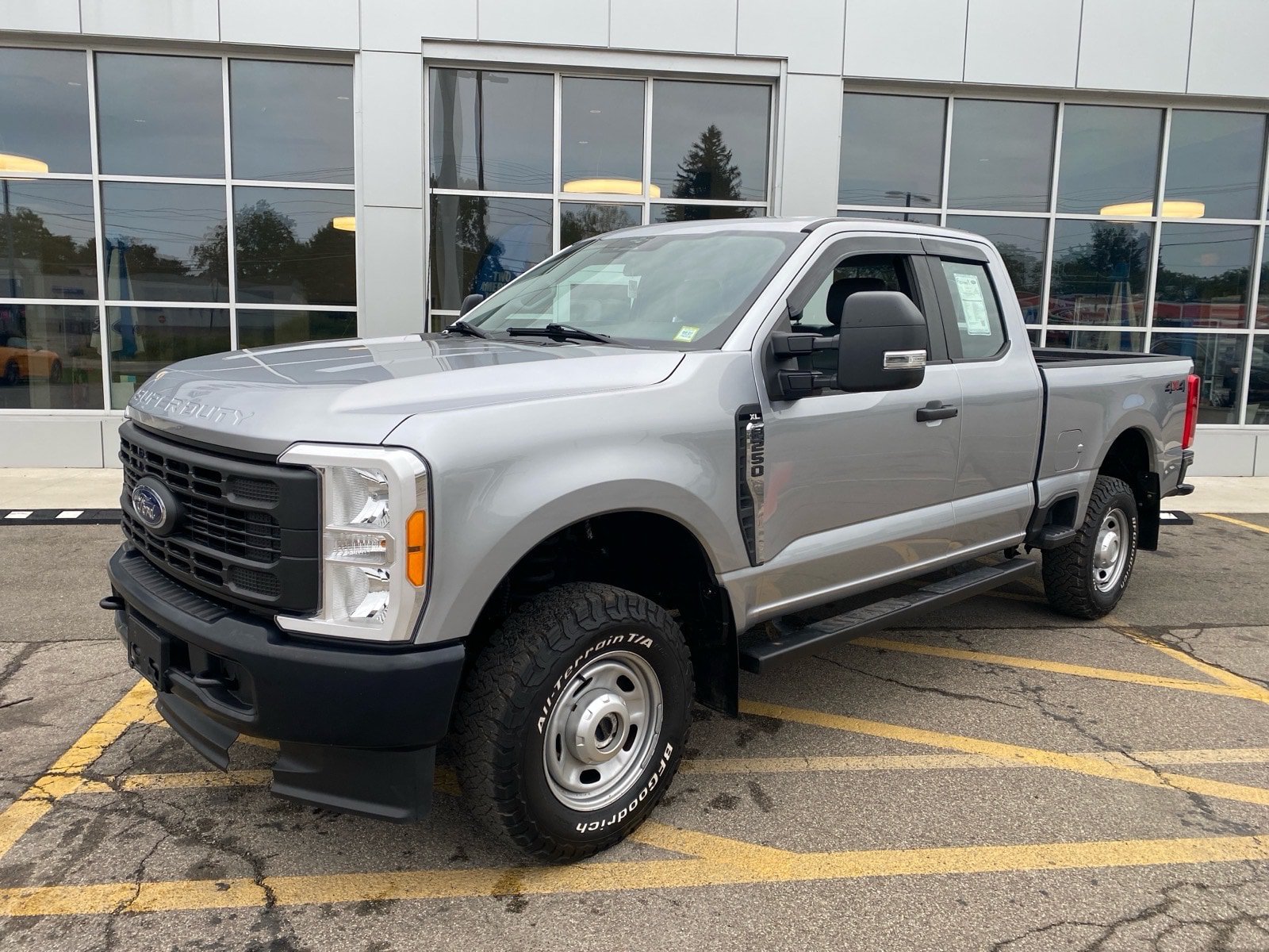 Used 2023 Ford F250 XL w/ Snow Plow Prep Package AWD/4WD image 1