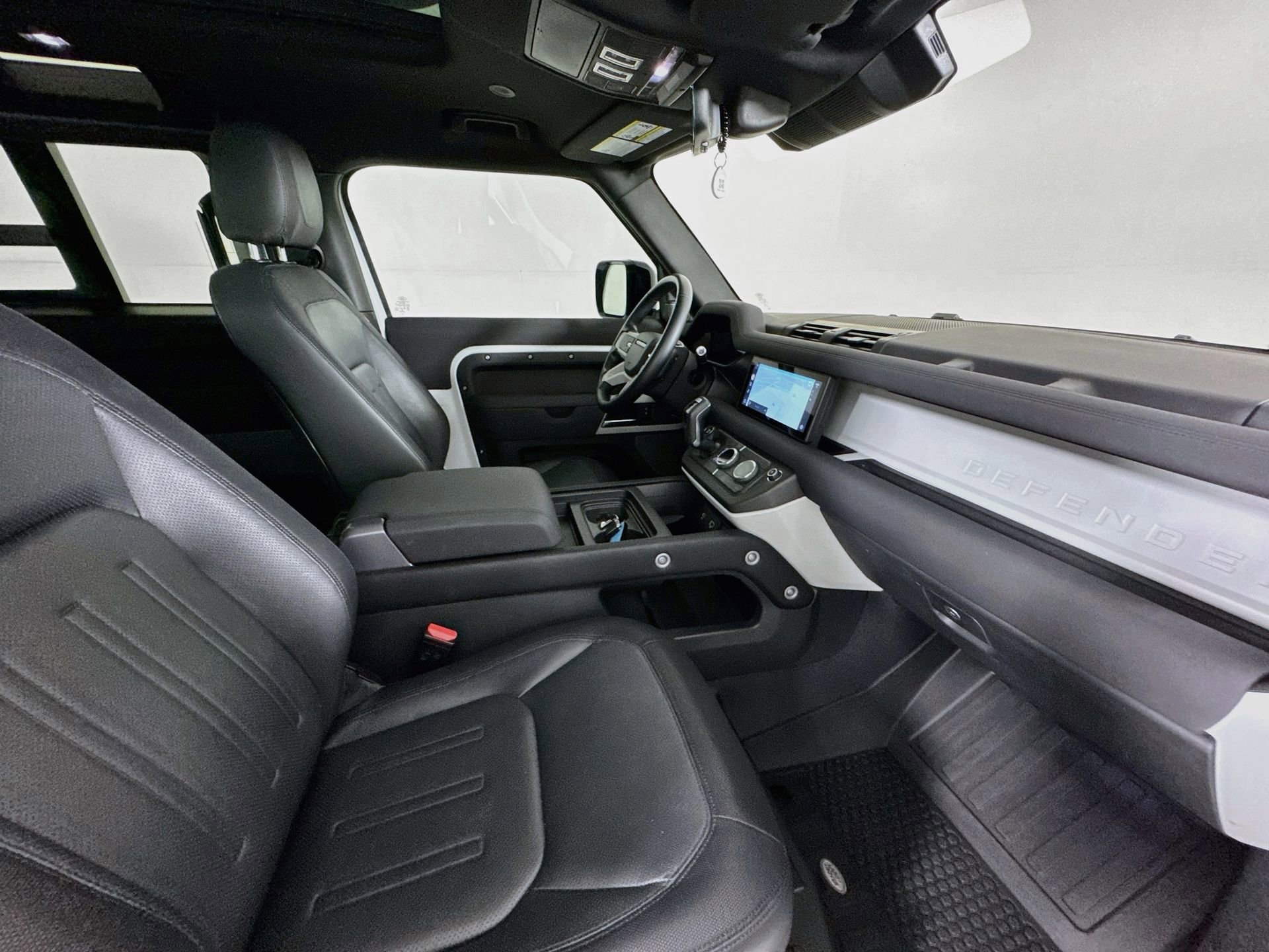 Used 2022 Land Rover Defender 90 X-Dynamic S AWD/4WD image 28