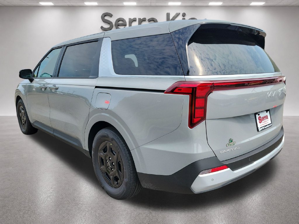 New 2027 Kia Carnival FWD image 3