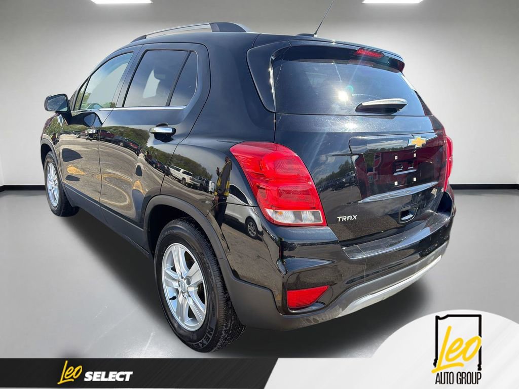 Used 2019 Chevrolet Trax LT w/ Sun & Sound Package FWD image 2