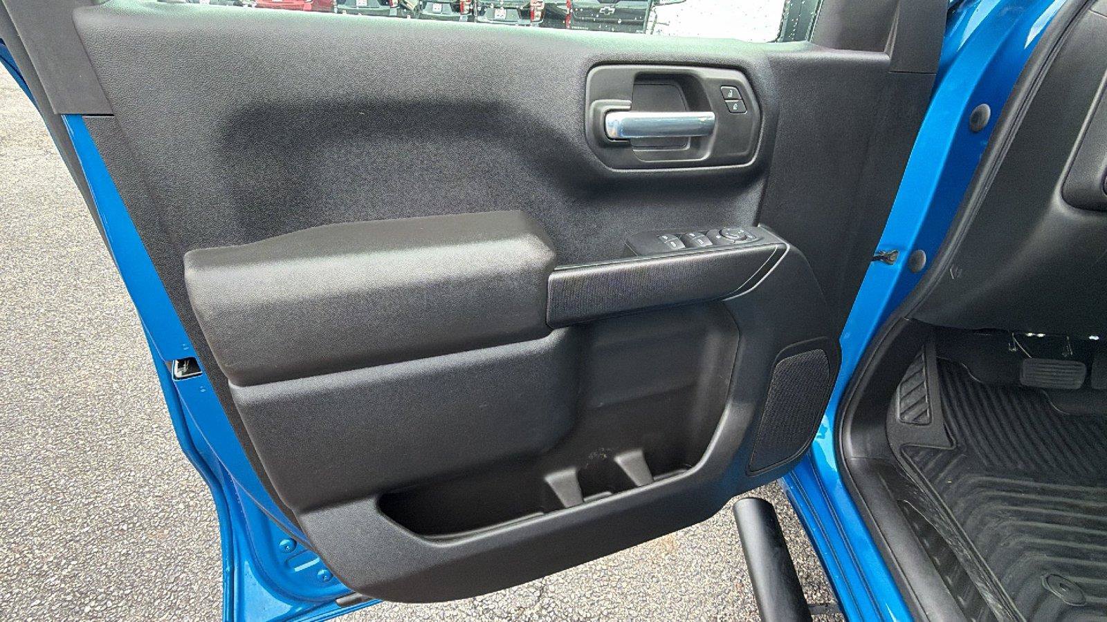 Used 2023 Chevrolet Silverado 1500 Custom w/ LPO, Dark Essentials Package RWD image 11
