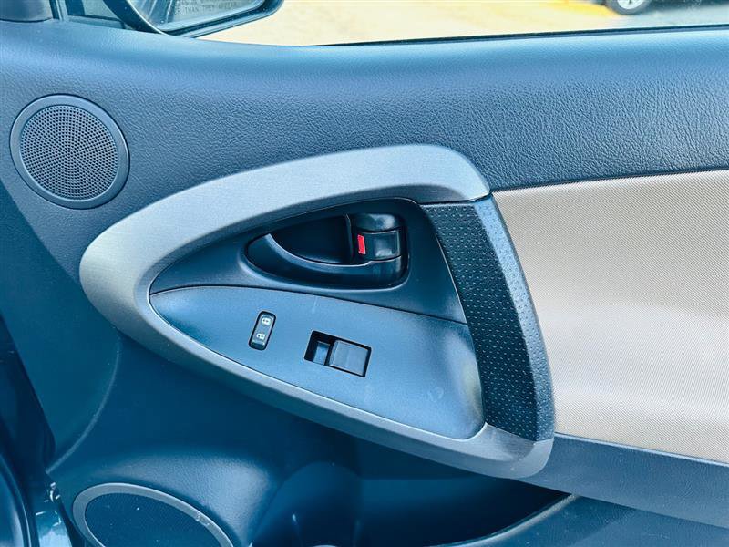 Used 2012 Toyota RAV4 4WD image 19