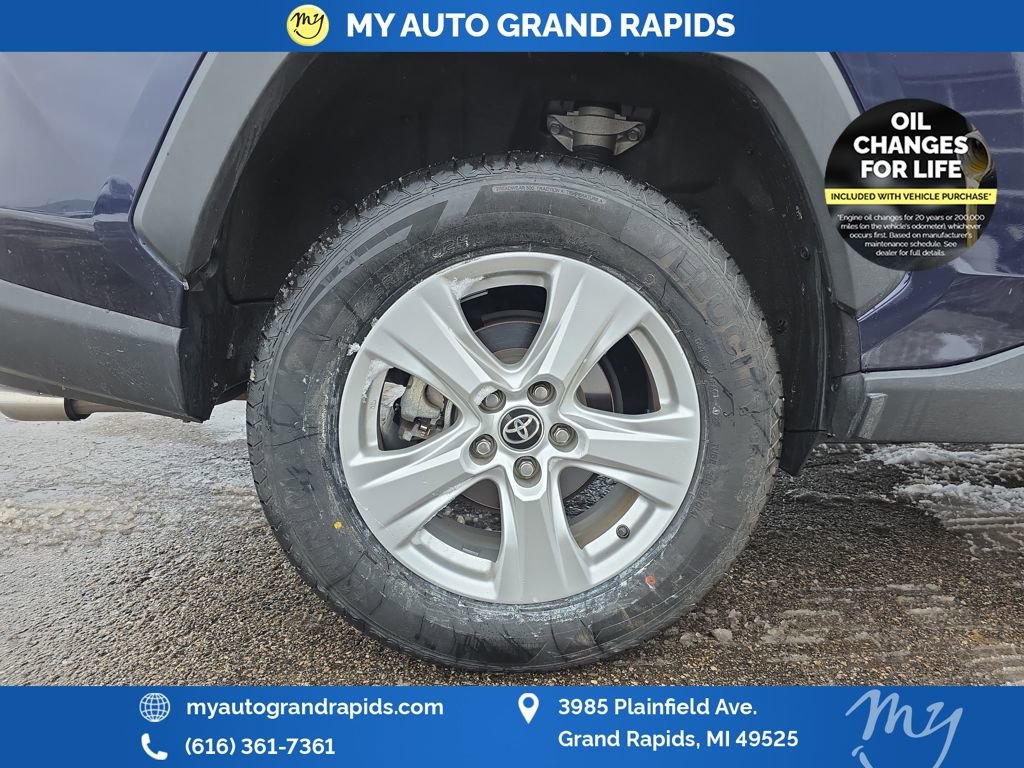 Used 2021 Toyota RAV4 XLE image 31