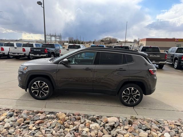 Used 2024 Jeep Compass Limited image 4