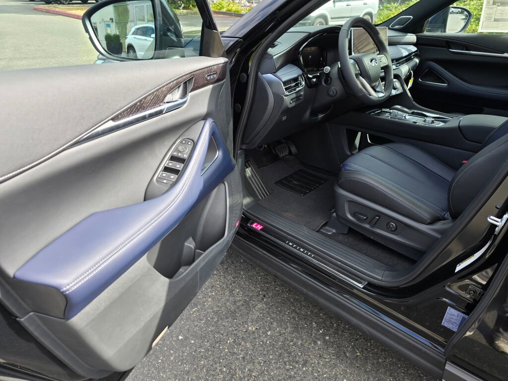 New 2026 INFINITI QX60 Sport w/ Dark Cargo Package image 20