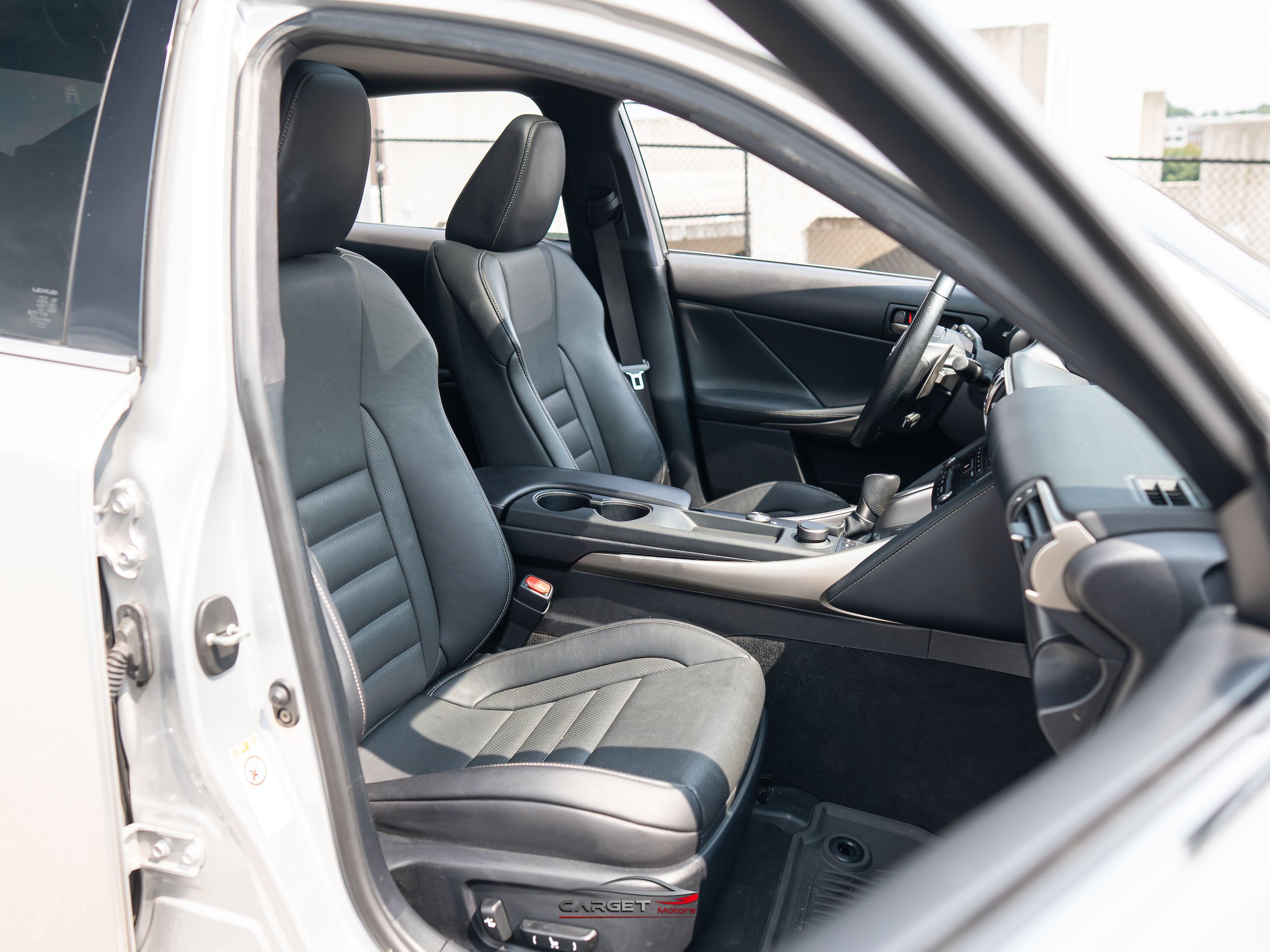 Used 2018 Lexus IS 300 F Sport w/ F Sport Package RWD image 17