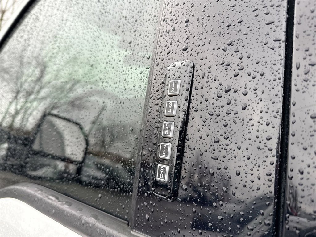 Used 2022 Ford F150 XLT w/ Equipment Group 302A High image 9