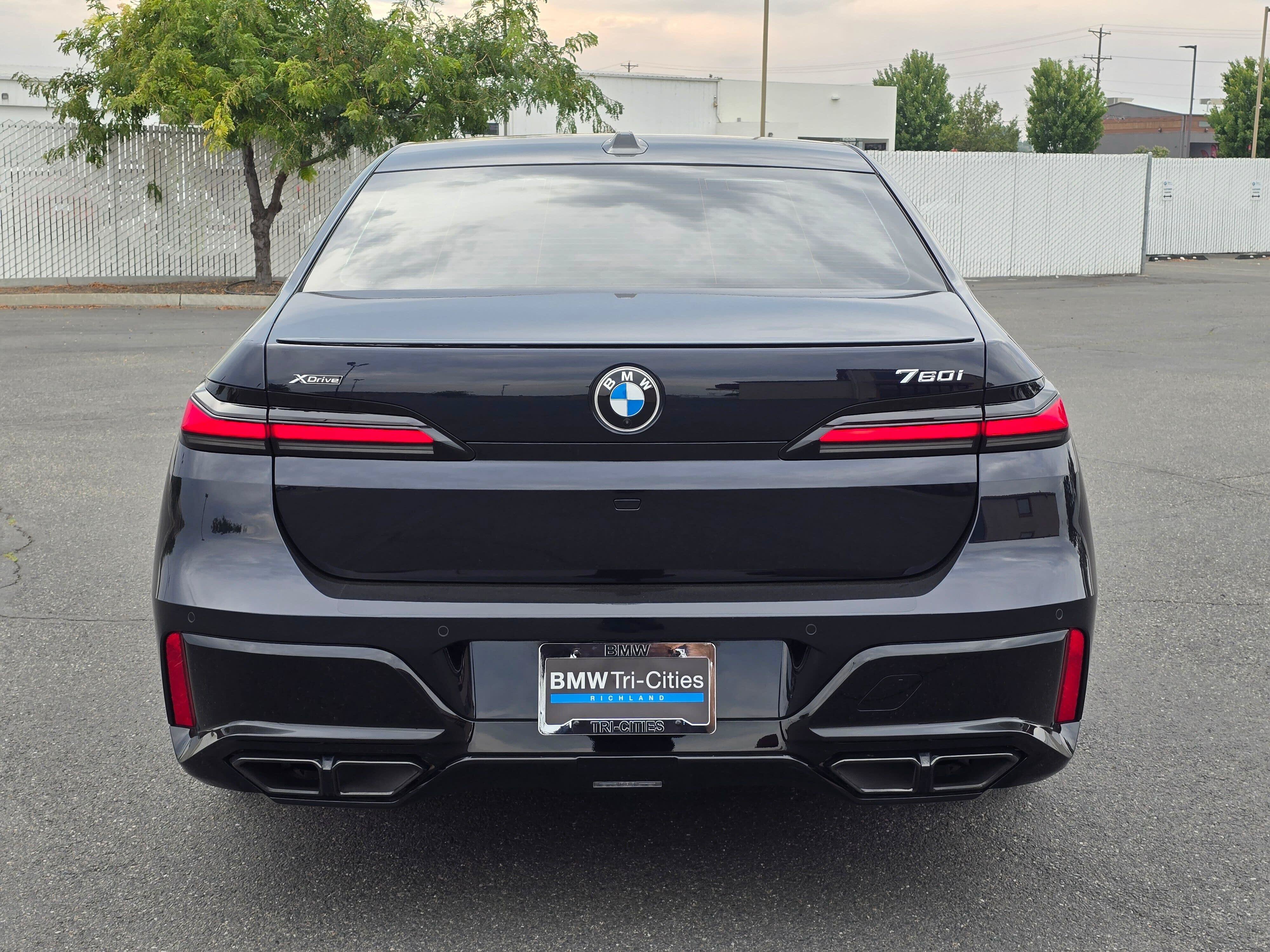 Used 2025 BMW 760i xDrive w/ Executive Package AWD/4WD image 5