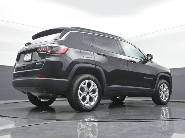 New 2025 Jeep Compass Latitude w/ Sun & Sound Group AWD/4WD image 51