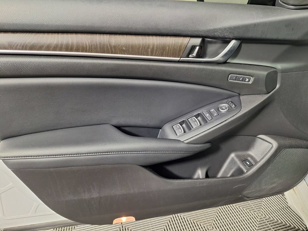 Used 2022 Honda Accord Touring image 32