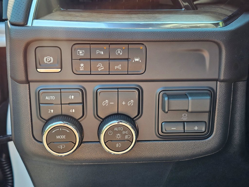 New 2026 Chevrolet Suburban High Country AWD/4WD image 27