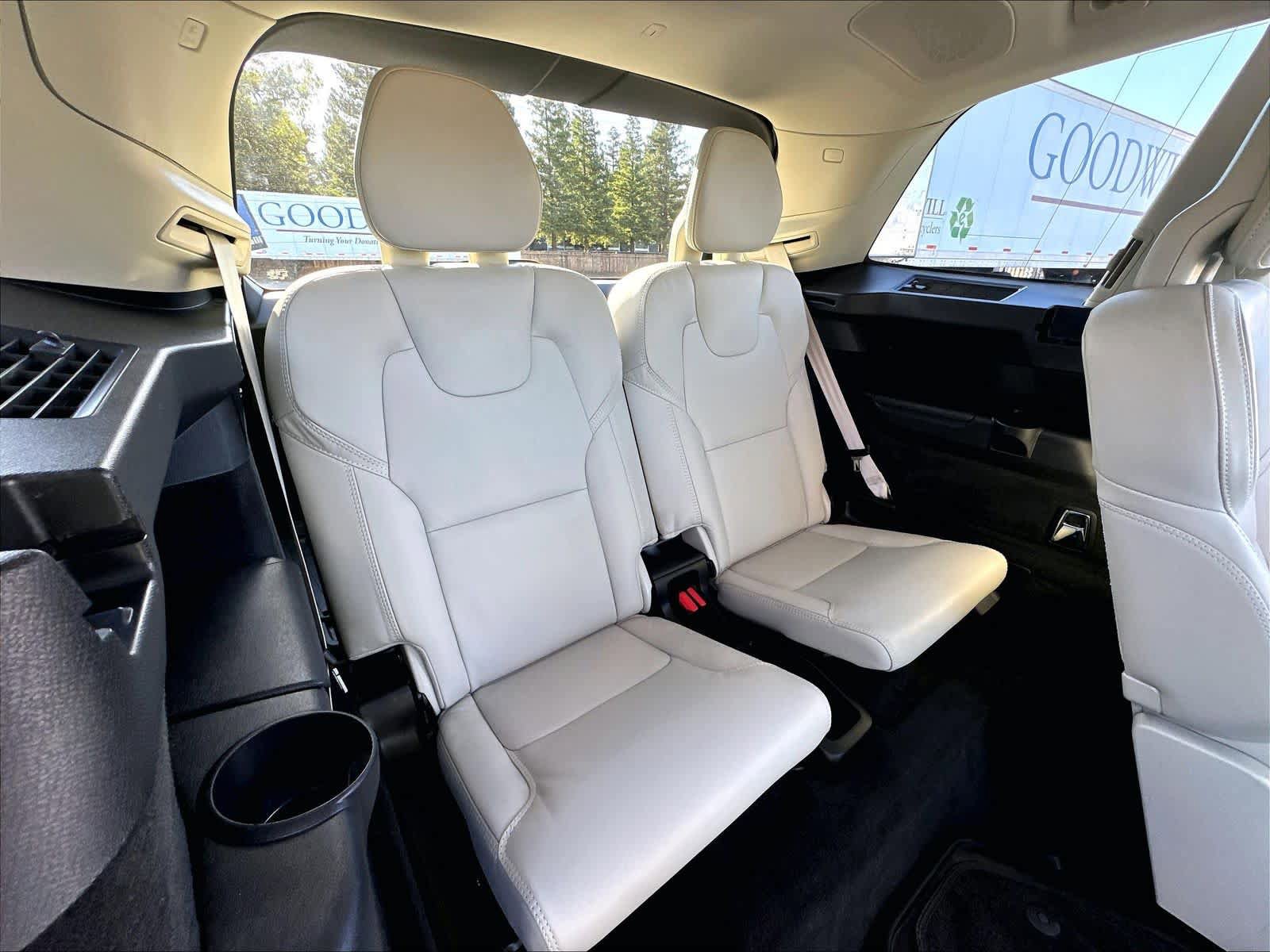 Used 2024 Volvo XC90 T8 Ultimate w/ Protection Package Premier AWD/4WD image 31